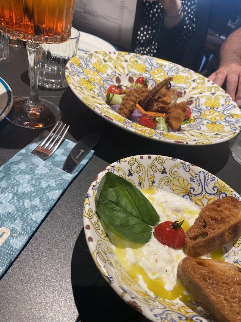 Mamma Mia - Trattoria, Bar, Karaoke
