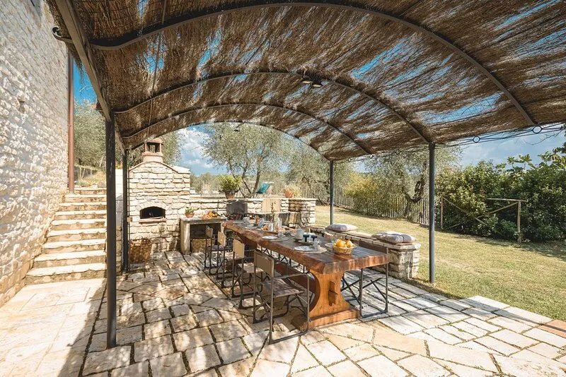Luxury villa just 14 km from Florence. Sleeps 16 with hydromassage, sauna & gym!