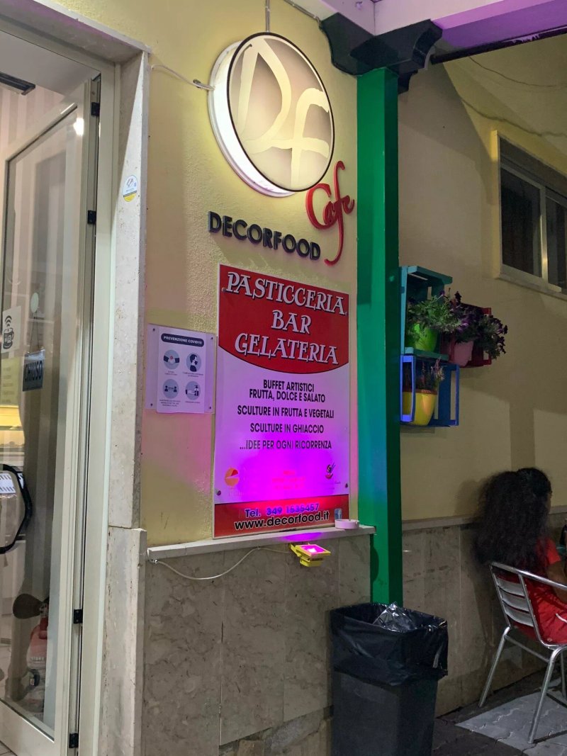 Decorfood Cafe'