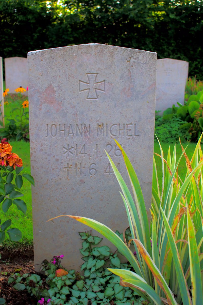 Tilly Sur Seulles War Cemetery