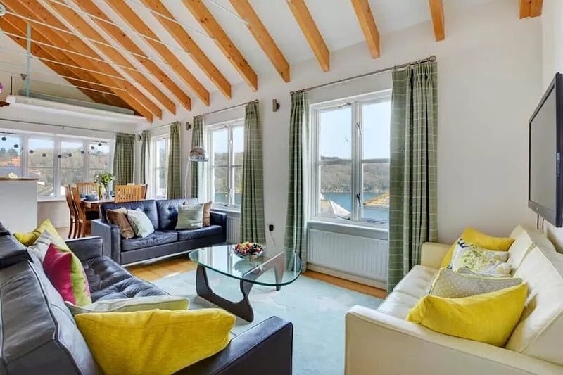 The Studio - Two Bedroom House, Sleeps 4