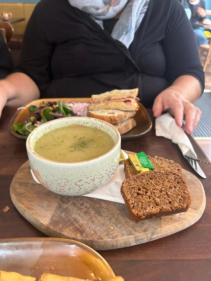 The Bees Knees Cafe