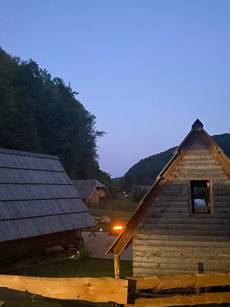 Wooden Glamp Cabin Kamna Gorica