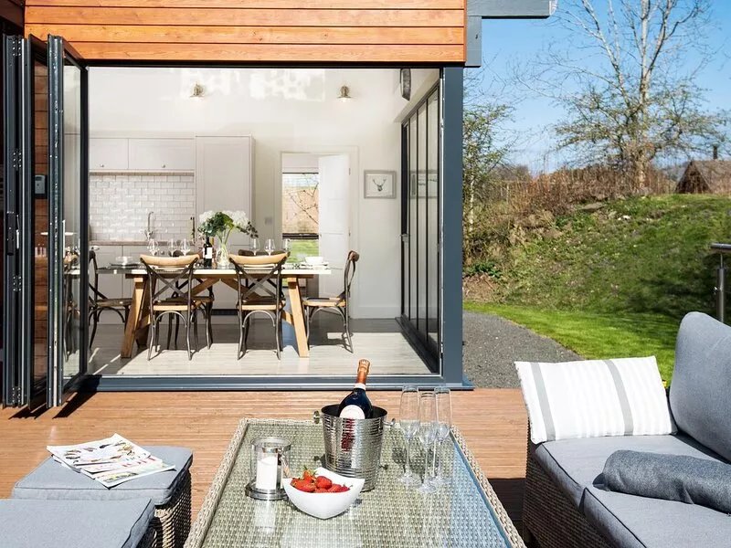 LAMBS LODGE, family friendly, luxury holiday cottage in Bamburgh