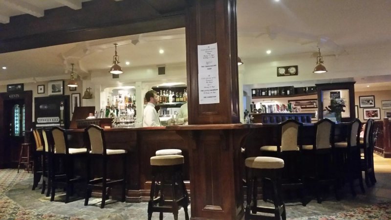 Bernie's Bar in Cliff House Hoel