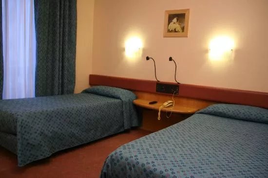 Albert Hotel