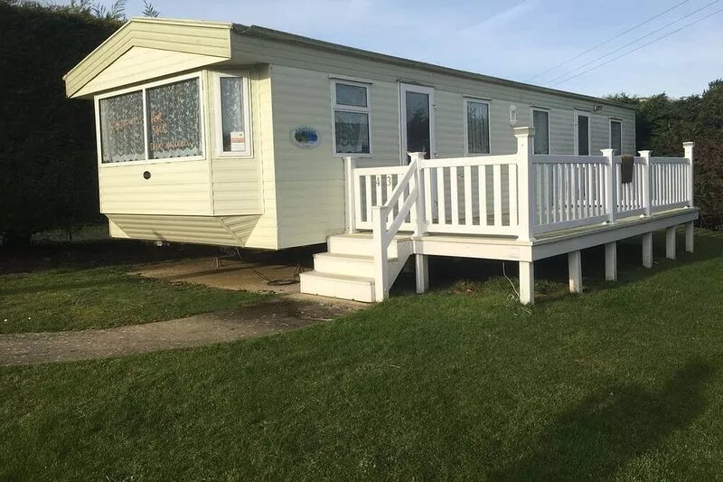 Lovely Caravan in the heart of the Isle of Wight! (family owned)