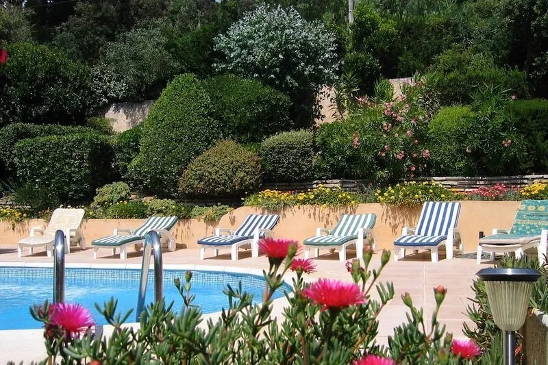 Magnificent sea view, character villa with 3 bedrooms instead of 5