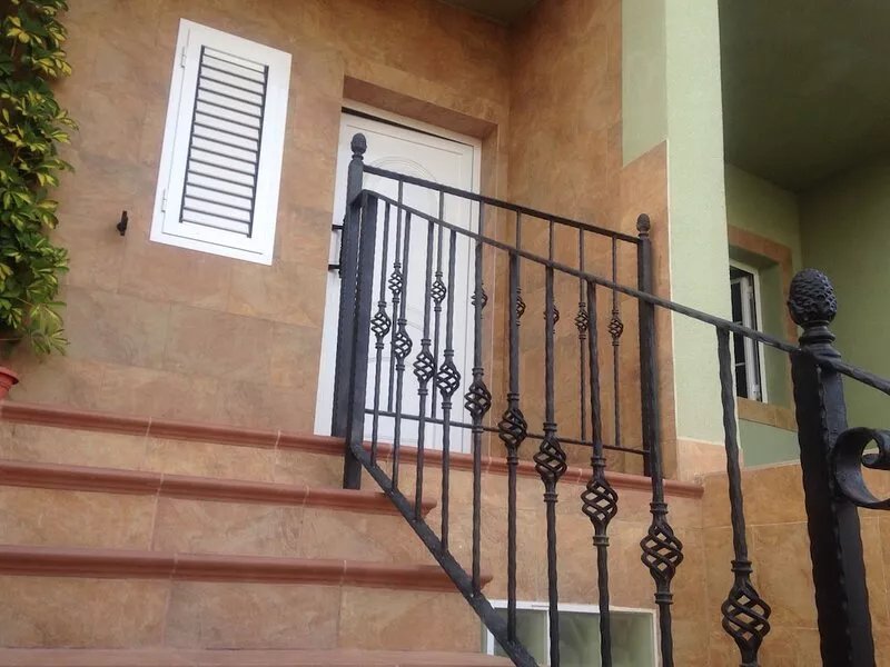 Ideal duplex with wifi and terrace, (happy house)