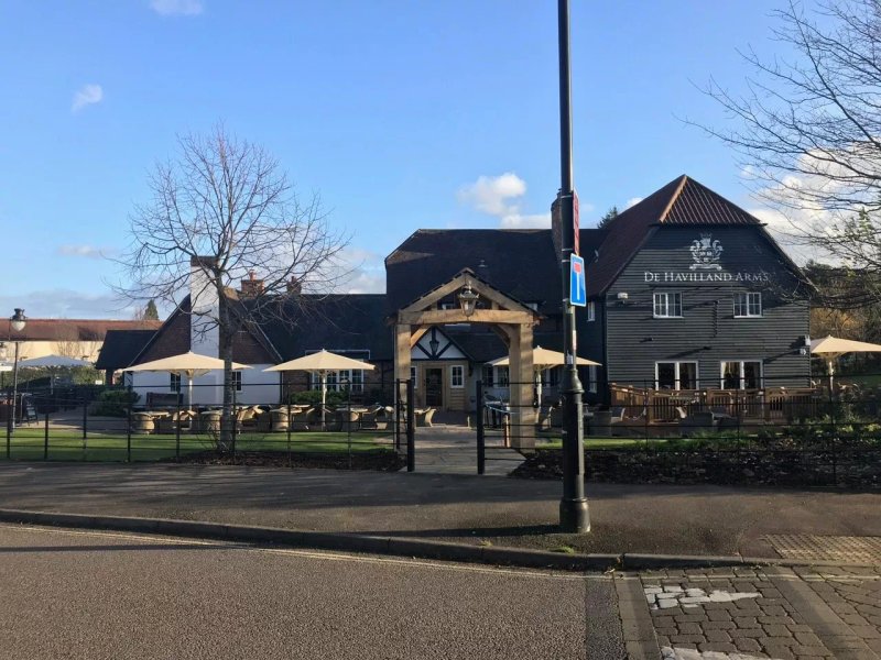 De Havilland Arms