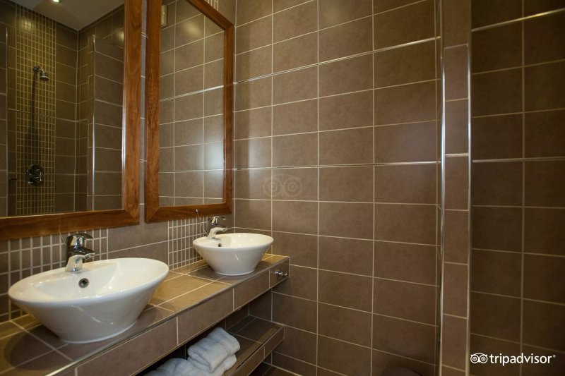 Oyo New Linden Hotel
