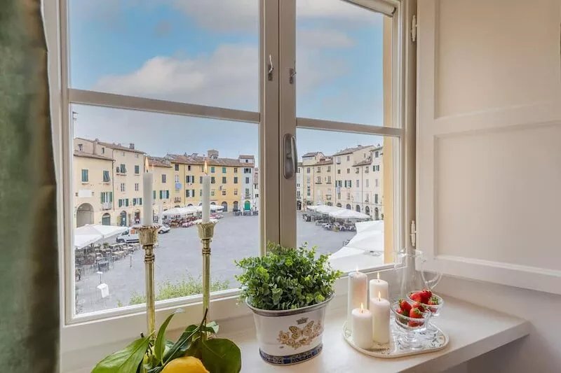 A Million Dollar's View: the Lucca Colosseum. Luxury 1 bedroom 1 Bathroom