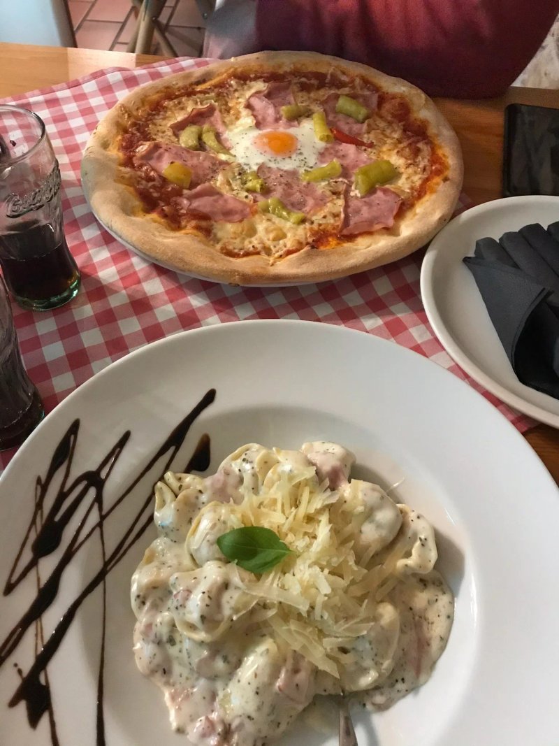La Piazza Pizzeria