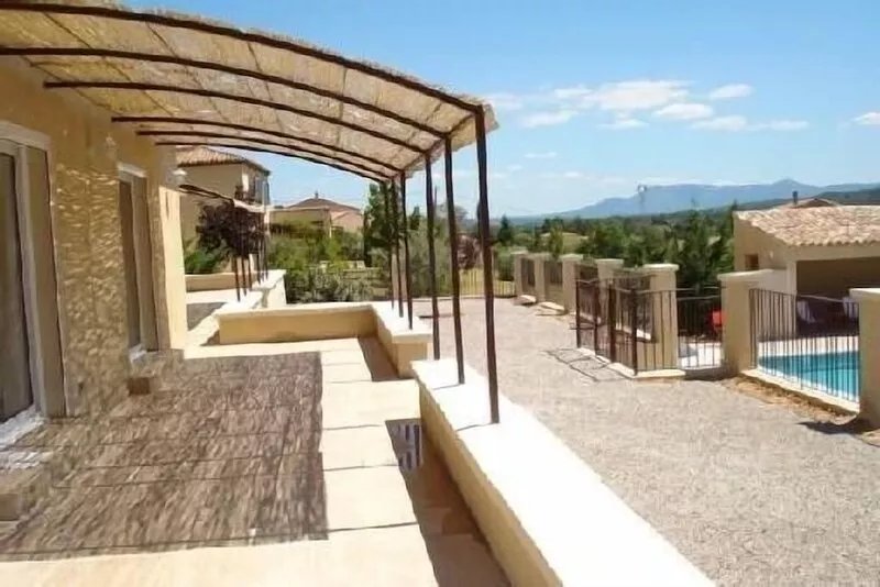 House in Aix en Provence country with swimming pool