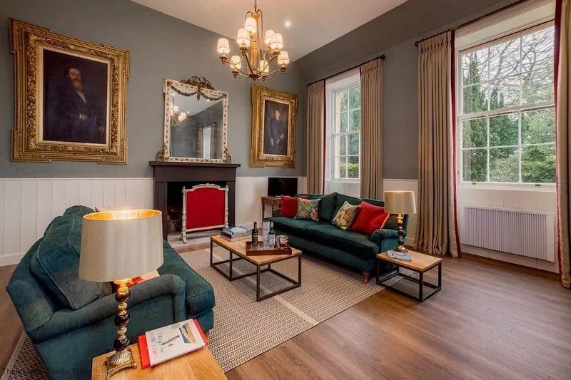 Grand castle apartment for four people