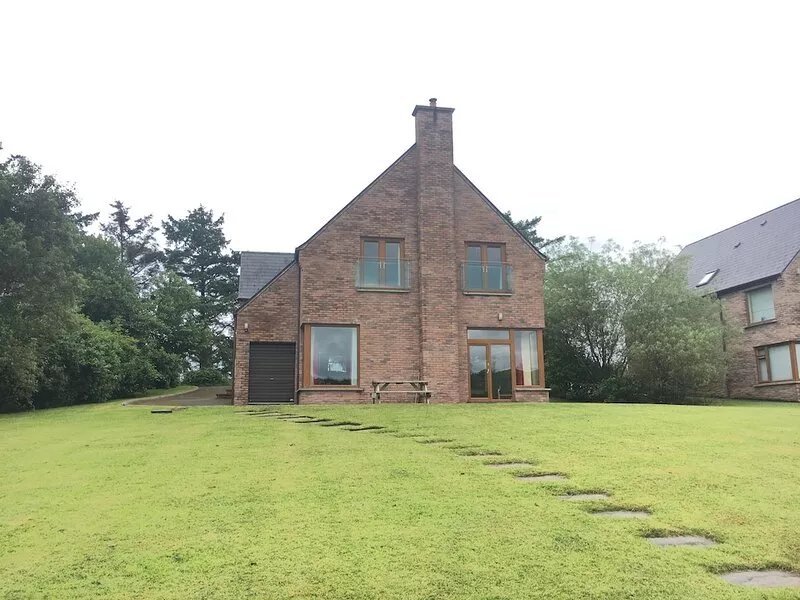Kingfisher Lodge gives guests direct access to Lough Erne and private jetty.