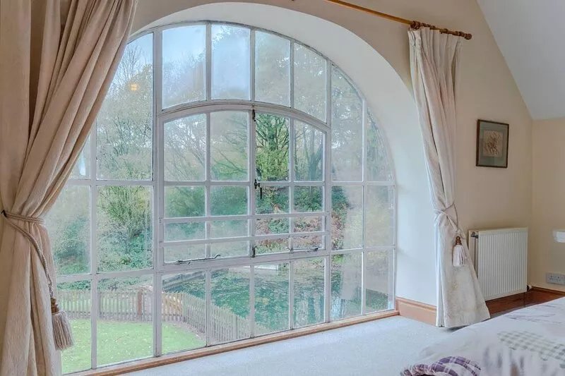 The Old Pump House, Forest of Dean - sleeps 6 guests in 3 bedrooms