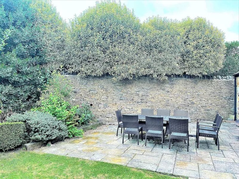 Roseleigh Cottage in the heart of Stow-on-the-Wold with parking for 2 cars.