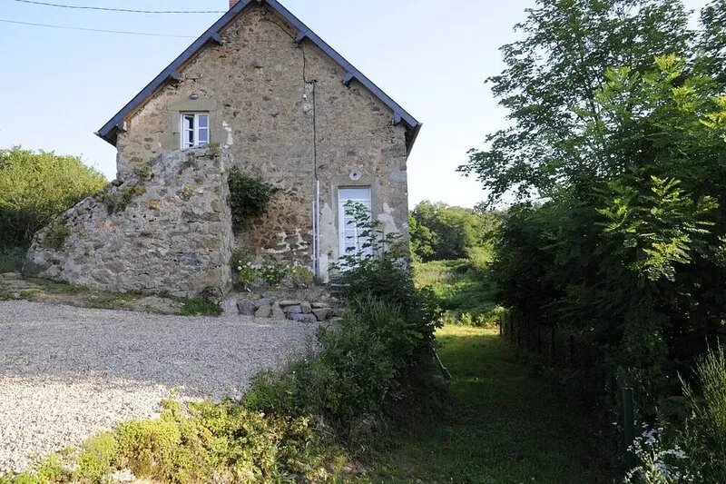 Charming old stone house in the Morvan, tastefully restored, comfortable  (WLAN)