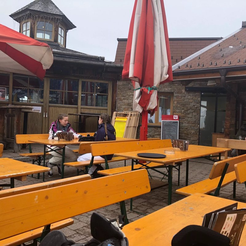 Schonzeit Restaurant
