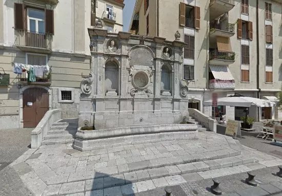 Fontana dei Caracciolo o di Bellerofonte