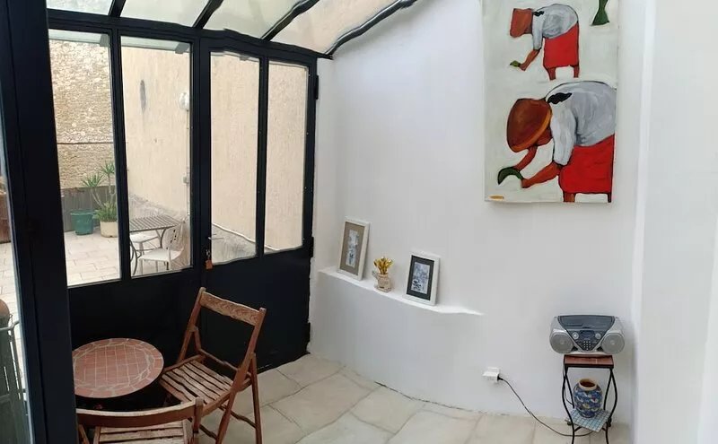 Spacious and bright apartment, large terrace, near StRoch main station