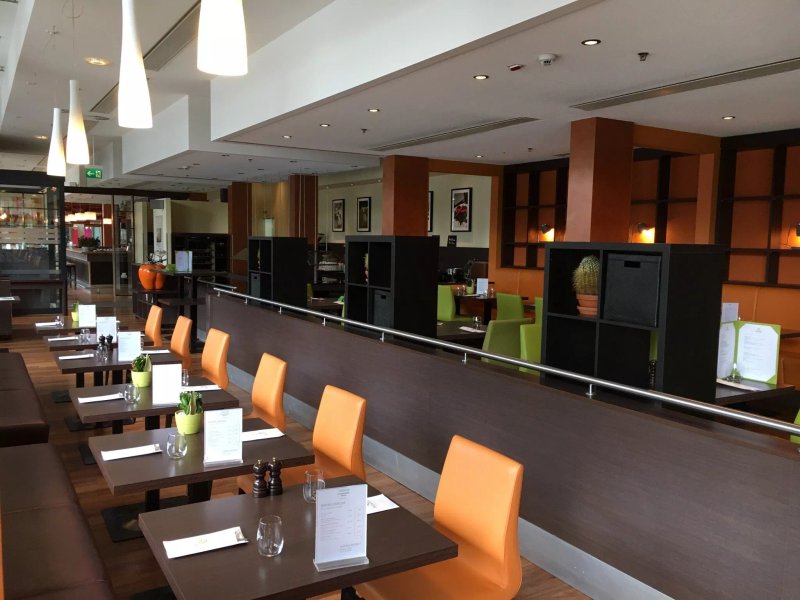 Kitchen & Bar at Courtyard