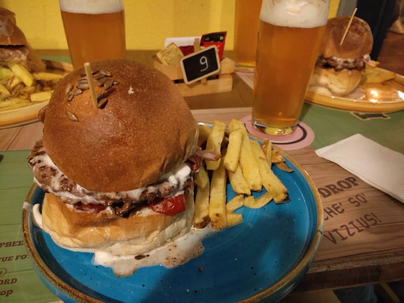 Drop Beer And Food Craft Beer & Burger