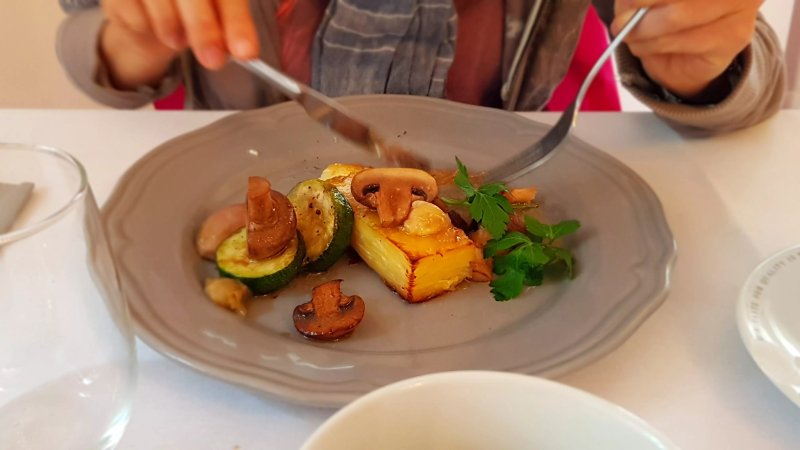 Cervena Lhota Restaurant