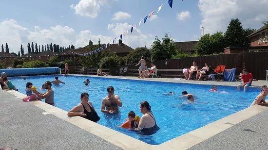 Woburn Swimming Pool