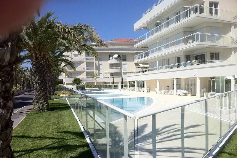 Stunning panoramic sea front holiday apartment in Cannes, France
