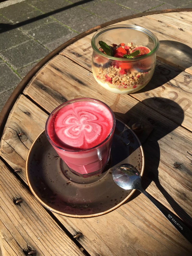 OFOF Cafebar