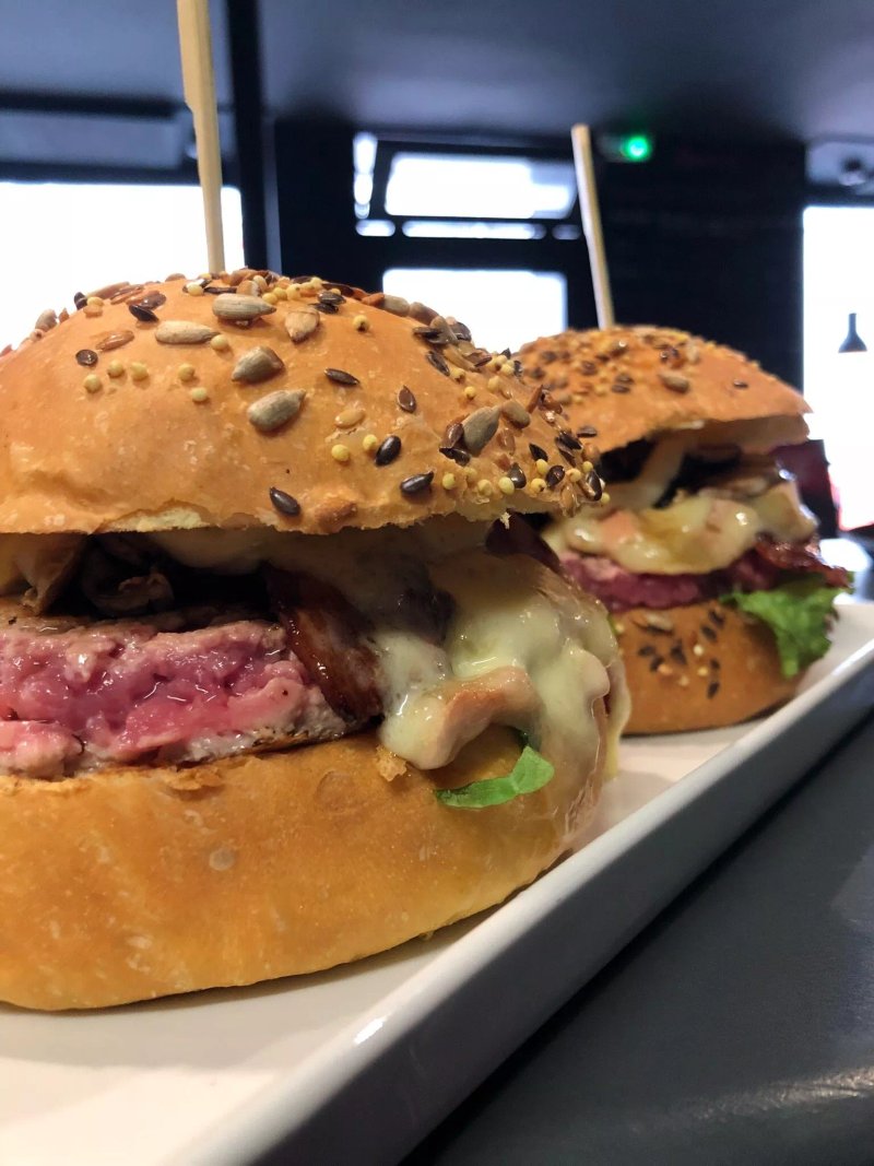 Bugers of the butcher