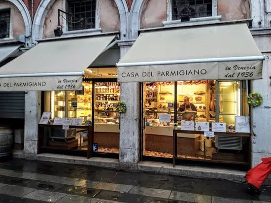 Aliani Casa del Parmigiano