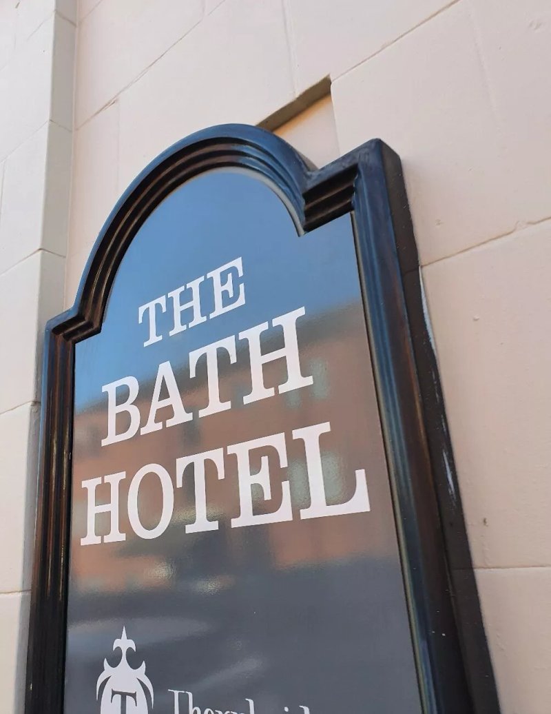 The Bath Hotel Blue Plaque