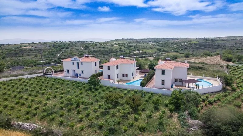 Luxury detached Villa with Private swimming Pool / Free WiFi / Welcome Hamper