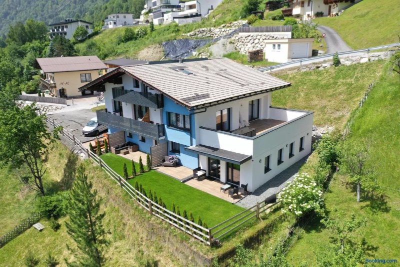 Amelies Mountain Views by We Rent