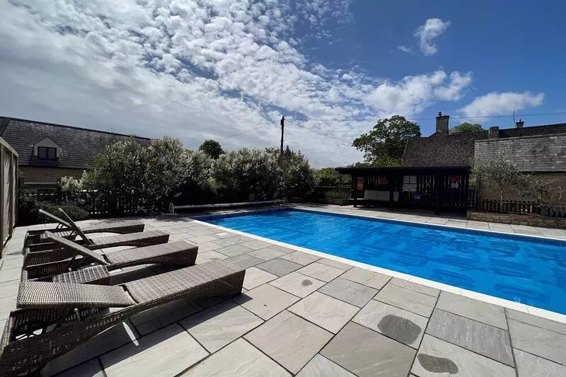 Coach House - converted barn with scenic views