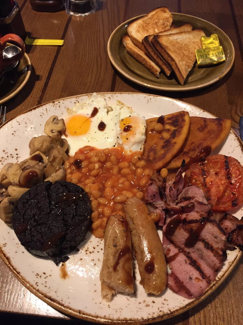 Tony Macaroni - Livingston