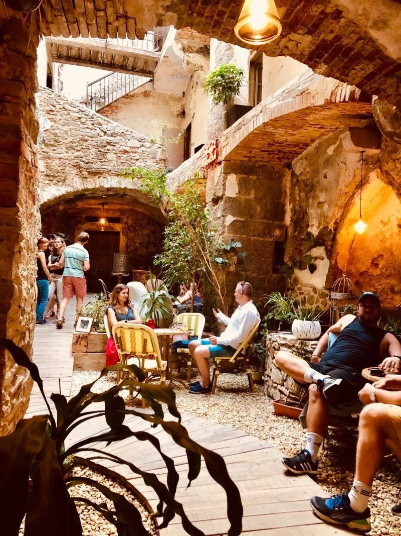 Ruin Bar