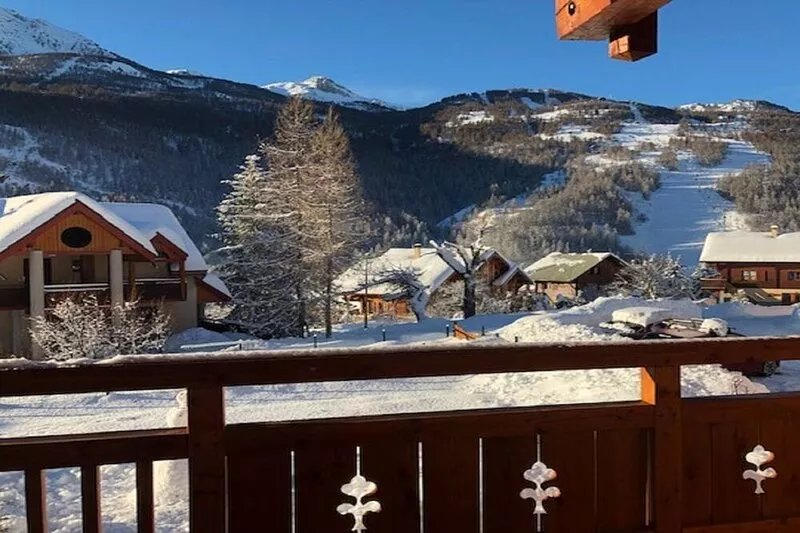 Chantemerle 1350, T3 south-facing, exceptional view, large balcony, garage, wifi
