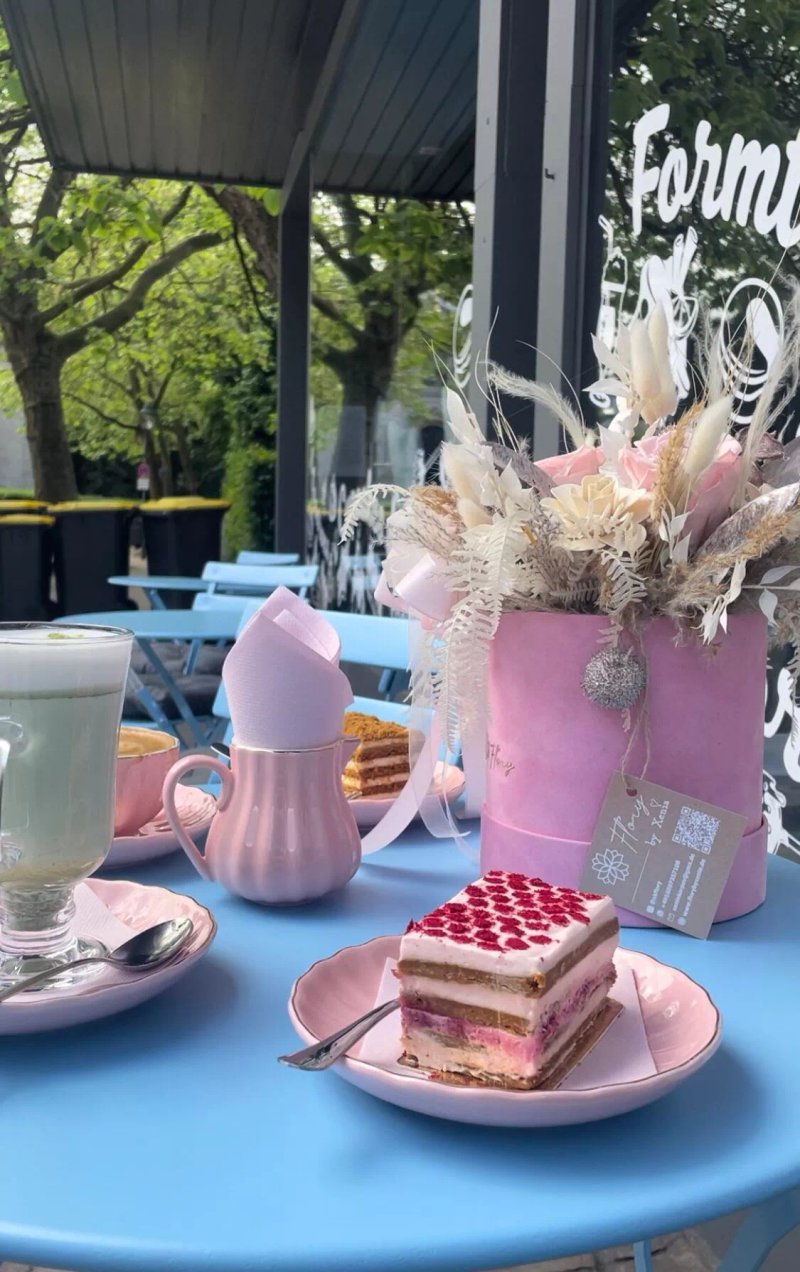 Sweets Club Cafe by Torteninsel & Co