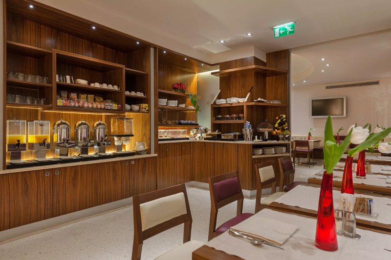 Ariston Hotel