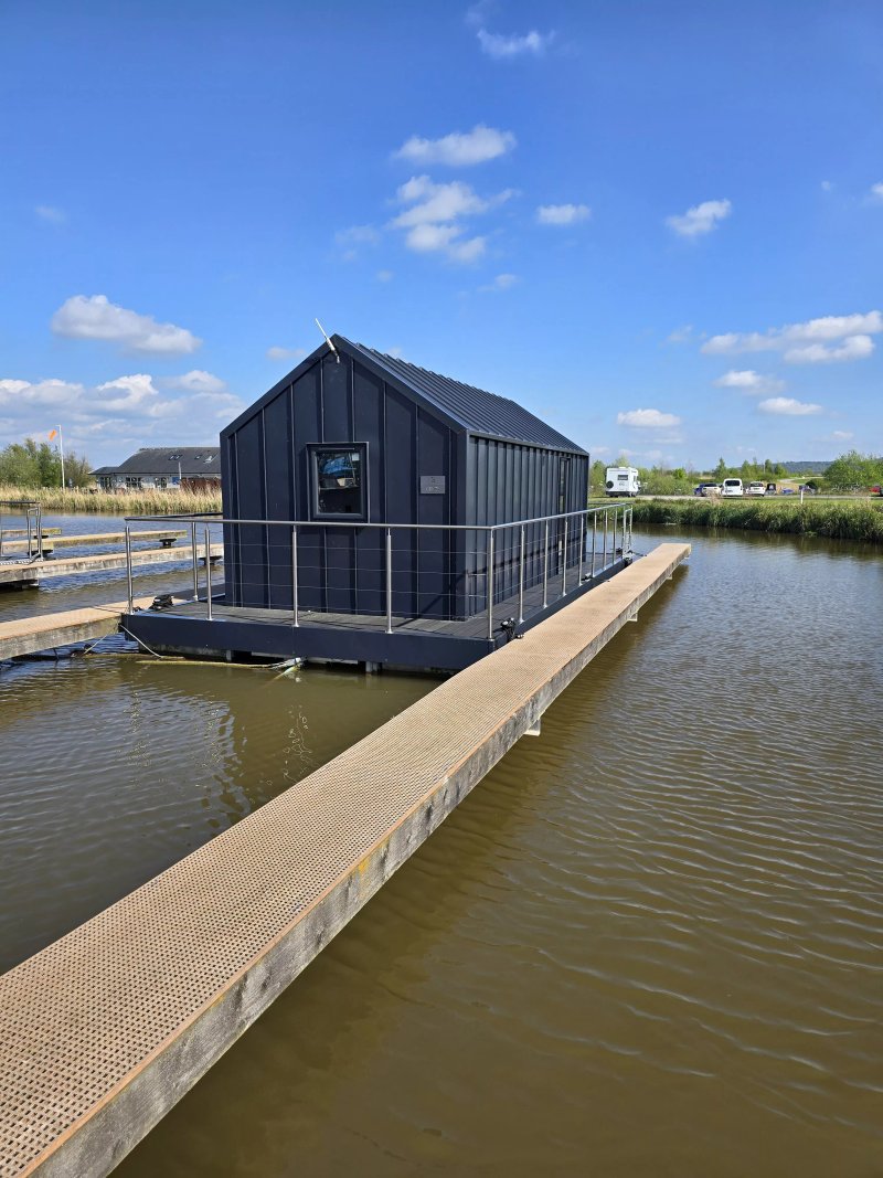 Tattenhall Marina Floating Pods