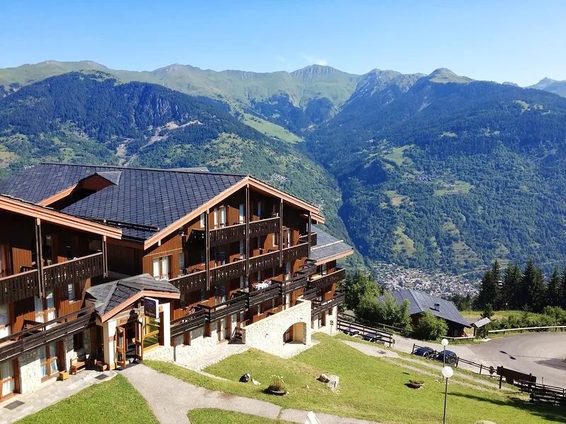 Courchevel village: cosy T4 apartment - ski in/ski out access