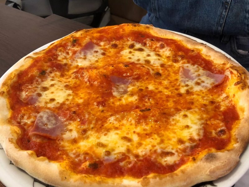 Pilsbar Pizzeria Zum Kreuz