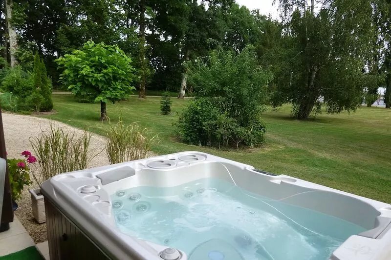 Gîte with SPA in a large park in the heart of Périgord ( Monpazier-Dordogne)