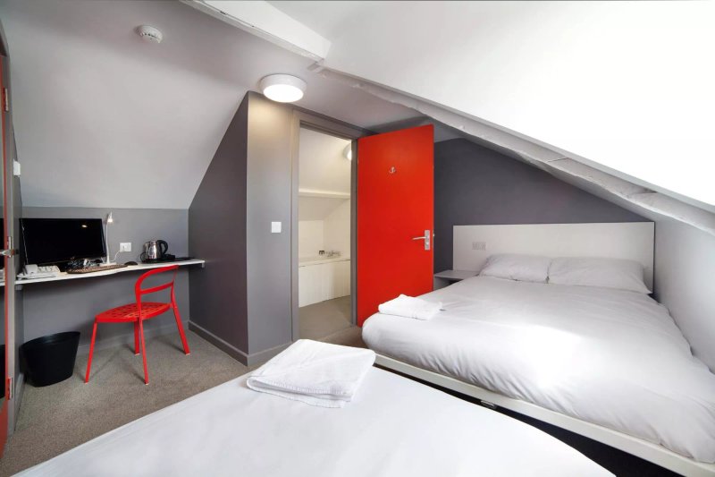 Sleeperdorm Backpacker Hotel