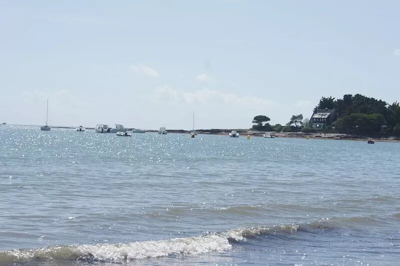 Villa with private pool, sea view and beautiful beaches within walking distance.