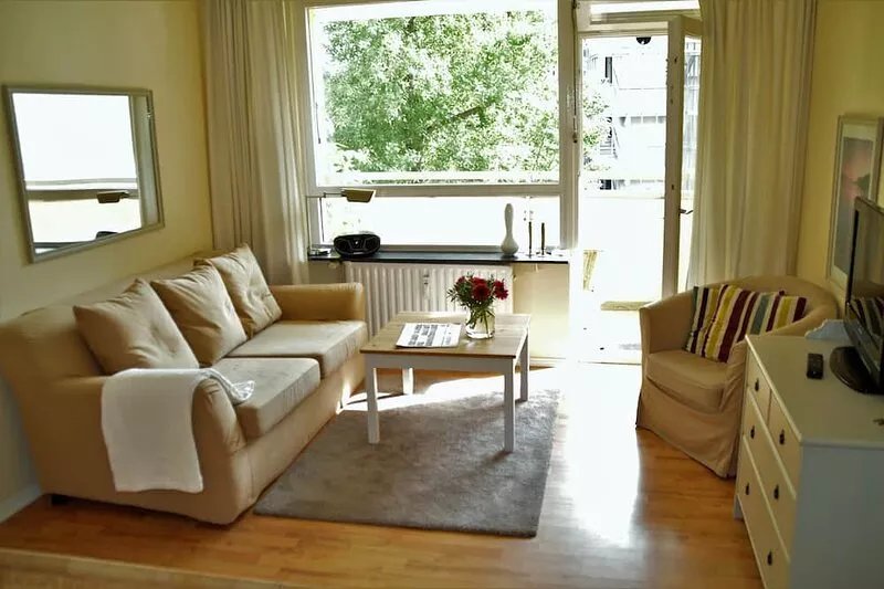 Sunny and quiet In the heart of Schöneberg / near Kudamm with a large balcony